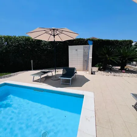 Cactus With Pool Fontane Bianche