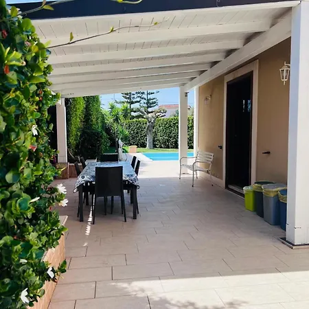 Cactus With Pool Fontane Bianche